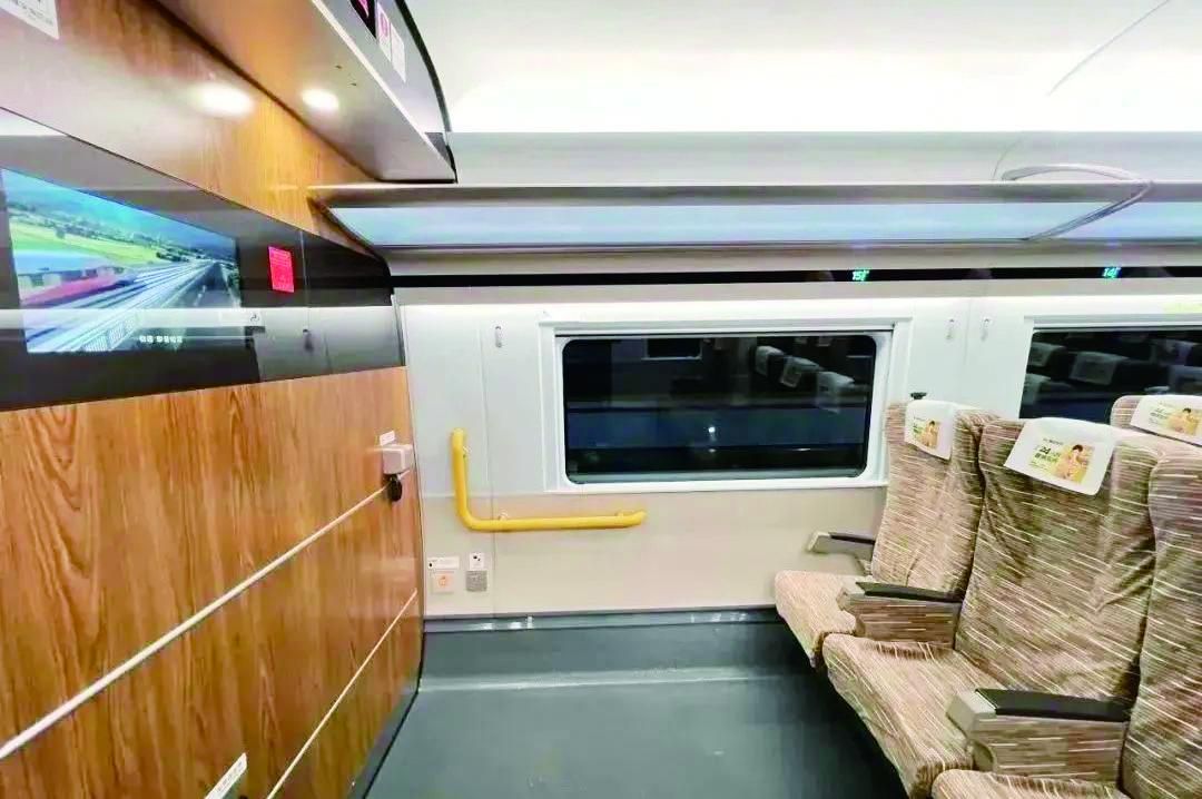 动车先睹为快 定员1154人九游会J9入口西安⇌香港智能(图3)